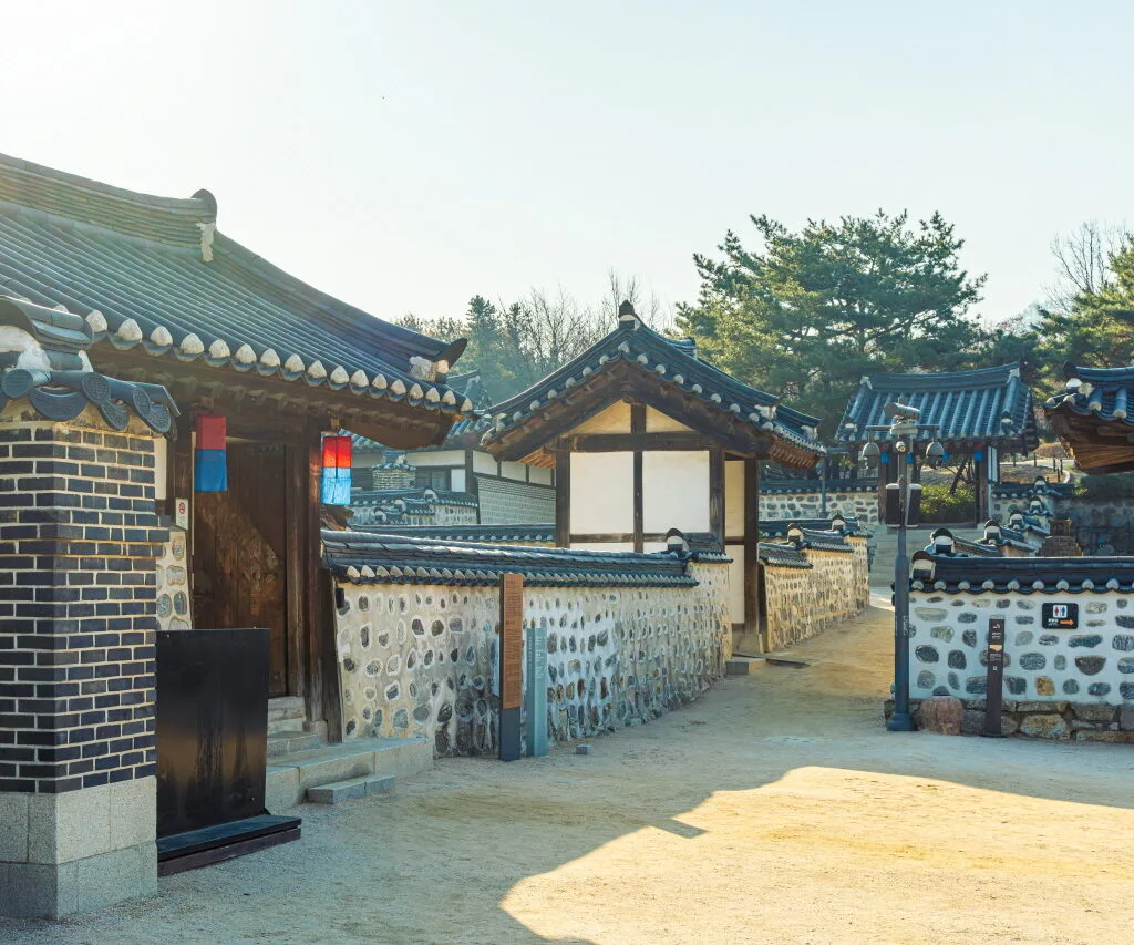 Namsgol hanok village avec des maisons traditionnel coréenne